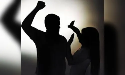 Mulher repreende ex-amásio por fazer uso de maconha e sofre agressão