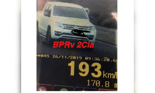 PRE flagra caminhonete a quase 200 km por hora em Rolândia