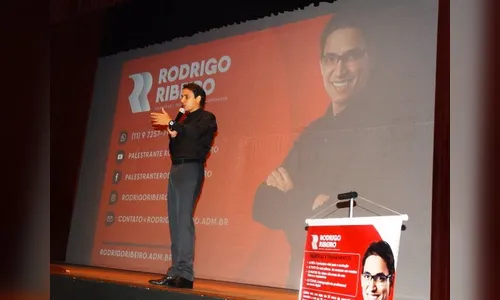 Servidores municipais de Arapongas participam de palestra