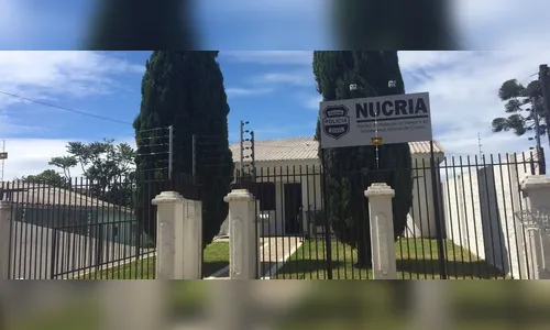 Homem pede oração para adolescente e em seguida tenta estuprá-lo