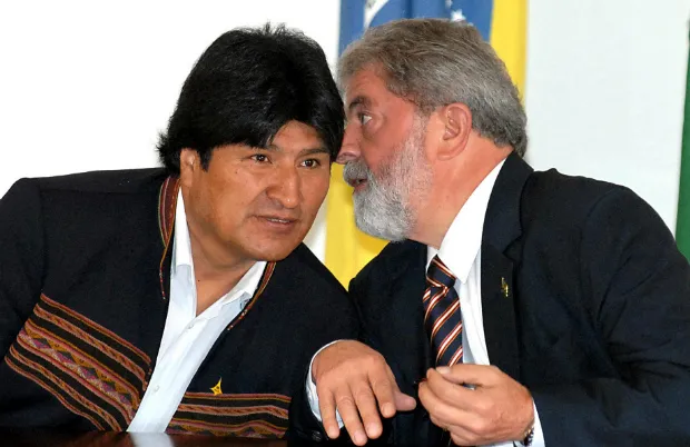Lula fala por telefone com Evo Morales