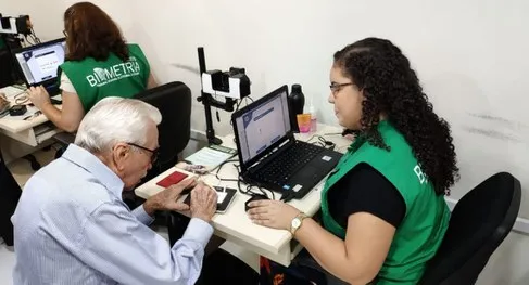 Eleitor com mais de 70 anos também precisa fazer a biometria