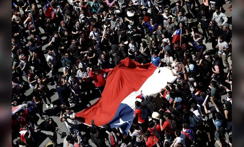Chile corta salários de deputados, ministros, governadores e presidente pela metade