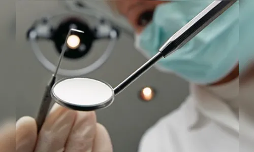 Homem tenta ser atendido à força por dentista em Apucarana