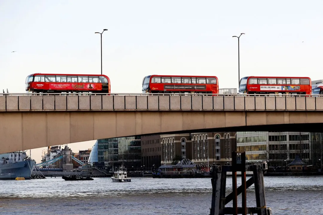 Uma pessoa morre e 5 ficam feridos em ataque na Ponte de Londres