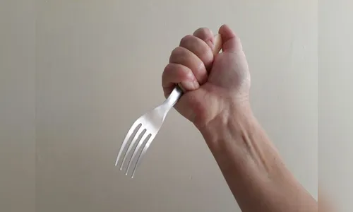 Filho ameaça matar a mãe com um garfo, em Apucarana