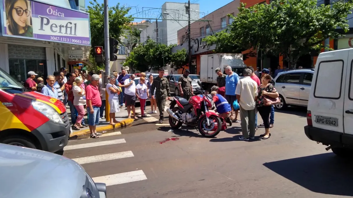 Mulher é atropelada no centro de Apucarana