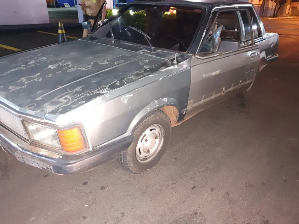 PM de Apucarana recupera carro furtado e prende suspeito de roubo 