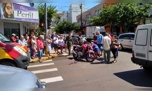 Mulher é atropelada no centro de Apucarana