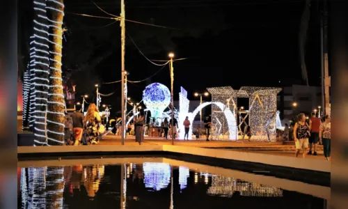 
						
							Decoração natalina enche de luz a Avenida Arapongas
						
						