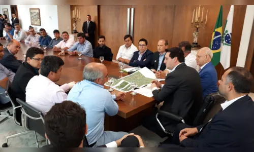 
							Prefeitos da Amuvi levam pauta de reivindicações ao governador Ratinho Junior
						
						