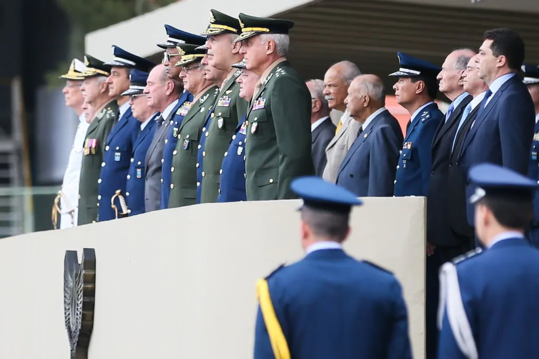 Governo dá aval para comissão reavaliar a previdência de militares