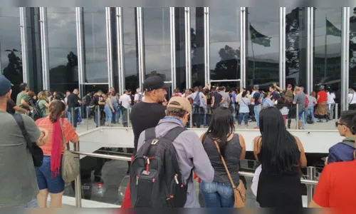 Servidores públicos ocupam Assembleia Legislativa durante protesto contra a Reforma da Previdência