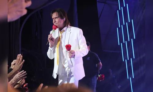 Roberto Carlos emociona Curitiba na gravação do Especial de Final de Ano da Rede Globo