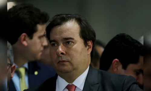 Rodrigo Maia recebe a maior premiação em evento da revista Istoé
