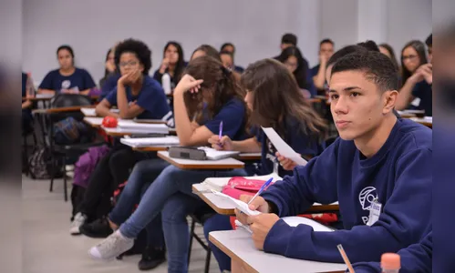 Pisa: meninas vão melhor em leitura e meninos, em matemática