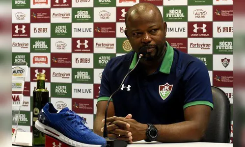 Após escapar do rebaixamento, Marcão vive clima de indefinição no Flu