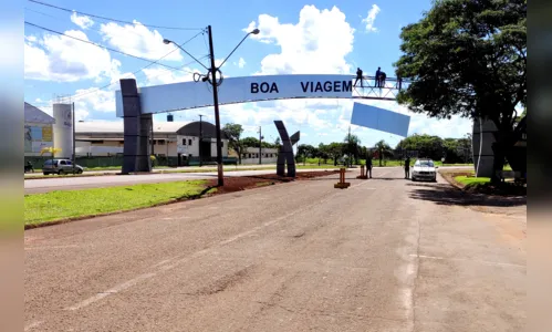 
							Empresa monta chapas ACM e letreiro no portal de entrada de Ivaiporã
						
						