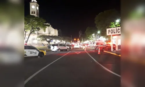 Motorista é flagrado com garrafa de bebida alcoólica e acaba preso em Apucarana