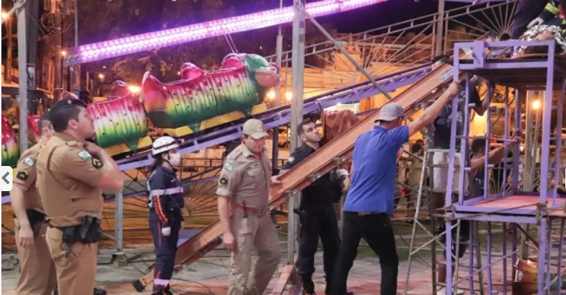 Brinquedo de parque de diversões se solta e deixa feridos no Litoral do Paraná
