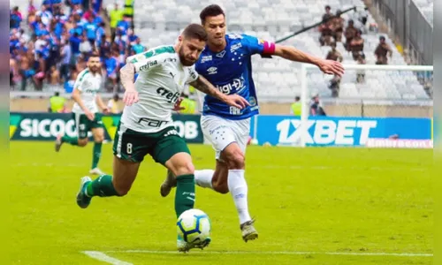 Palmeiras vence Cruzeiro que é rebaixado à Série B do Brasileiro pela primeira vez na história; confusão na arquibancada encerra jogo antes do fim 
