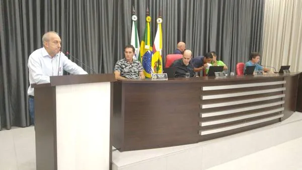 Câmara reprova contas do ex-prefeito João Carlos de Oliveira; veja vídeo