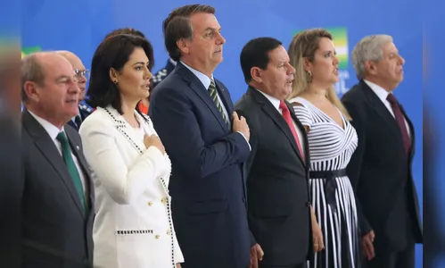 Forças Armadas são âncora do governo, diz Bolsonaro