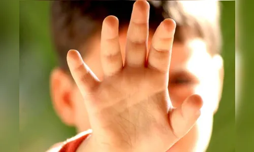 Casal é preso em Londrina suspeito de agredir filho adotivo