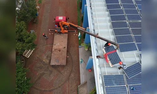 Começa instalação dos painéis para produção da energia solar na Câmara de Apucarana