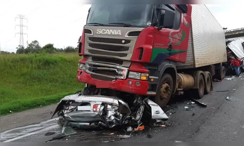 Cinco morrem em engavetamento na BR-116