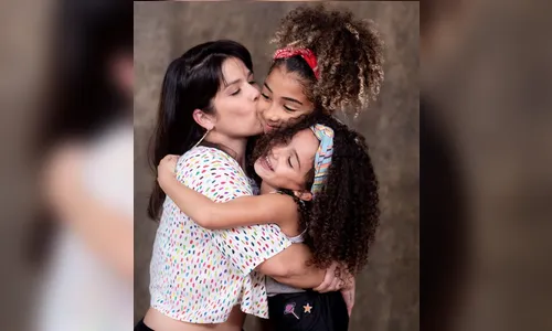 Samara Felippo faz relato forte após ver filhas sofrerem racismo pela primeira vez
