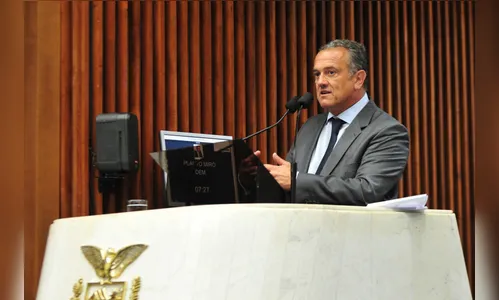 Deputado apresenta projetos que ampliam a discussão sobre educação financeira nas escolas