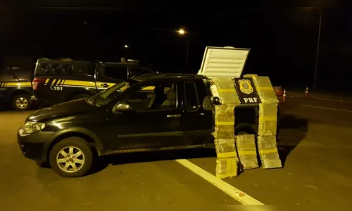 
							PRF prende idoso transportando quase 100 quilos de maconha dentro de freezer
						
						