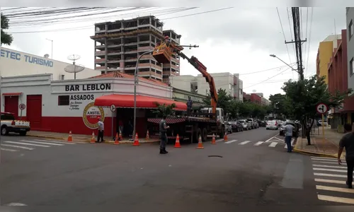Semáforo da Rua Oswaldo Cruz é recolocado nesta terça-feira