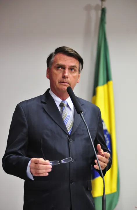 'Determinei que AGU recorra da decisão sobre radares móveis', diz Bolsonaro
