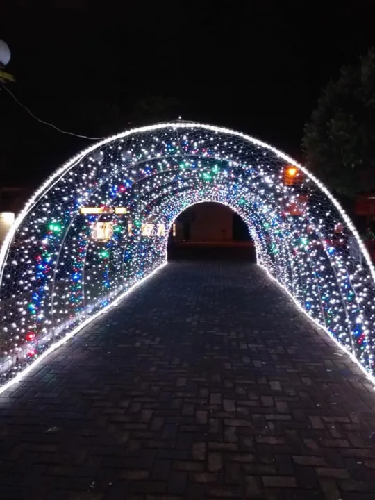 Borrazópolis: Praça da República ganha iluminação de Natal