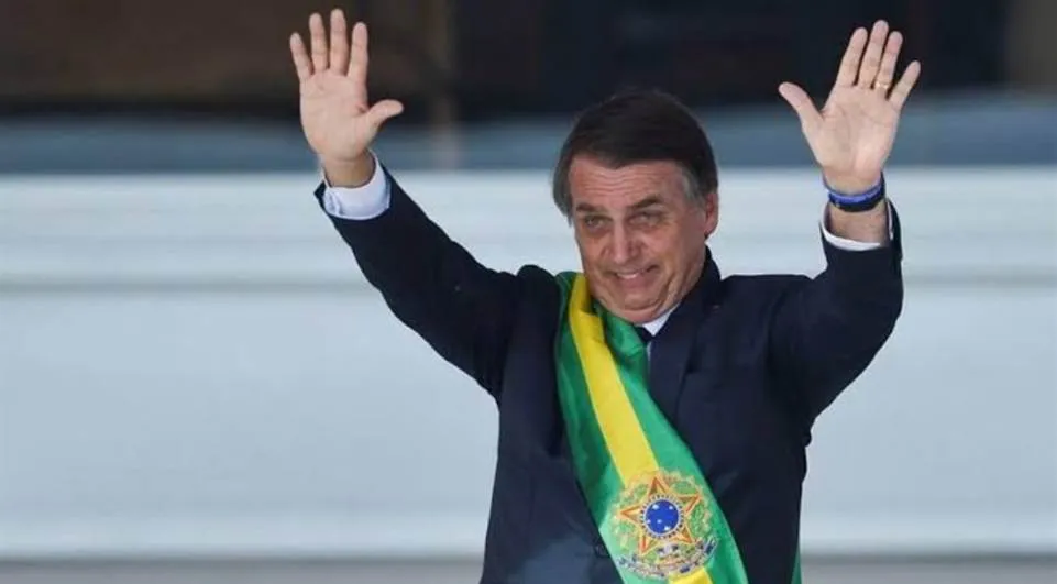 Bolsonaro volta a exaltar ações de presidentes da ditadura militar