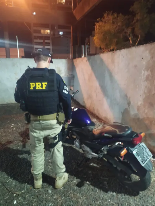 PRF recupera em Arapongas motocicleta roubada há cinco anos