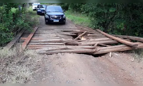 Prefeitura de Marilândia do Sul conserta ponte do Carquejo