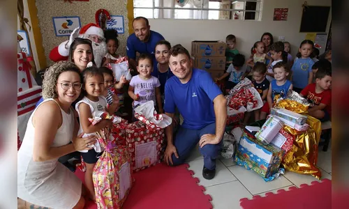 Funcionários da Sanepar se mobilizam para arrecadar presentes