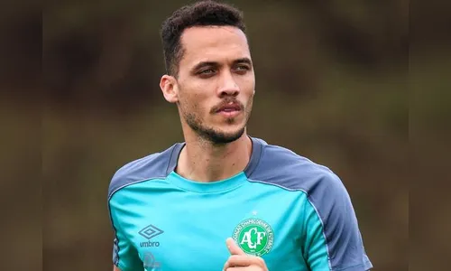 Sobrevivente da tragédia com avião da Chapecoense, Neto anuncia aposentadoria