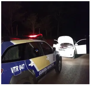 Guarda Municipal recupera carro roubado com placas clonadas, em Arapongas
