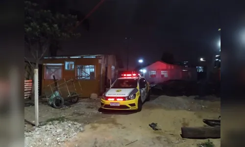 Suspeito encapuzado invade casa e mata homem com tiro na cabeça