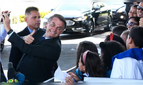 Bolsonaro diz que policial vai ser incluído no indulto natalino: 'Para todo mundo, ou para ninguém'