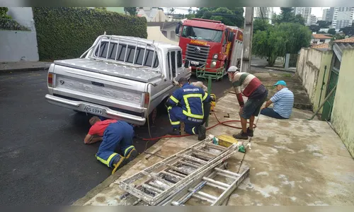 Homem sofre acidente enquanto trocava pneu e fratura mão, em Apucarana