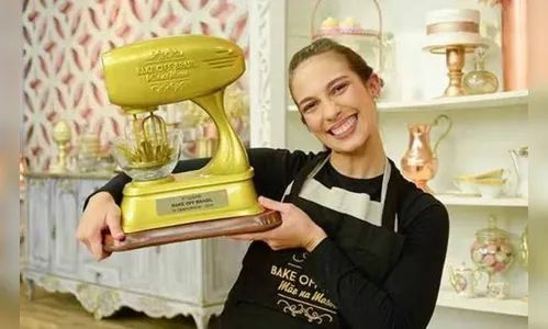'Bake off Brasil': Karoline é a vencedora da 5ª temporada