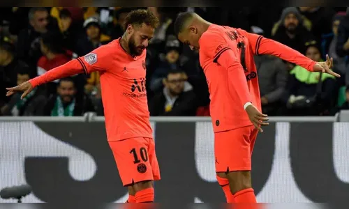 Neymar erra pênalti, mas PSG goleia fora e segue folgado na ponta do Francês