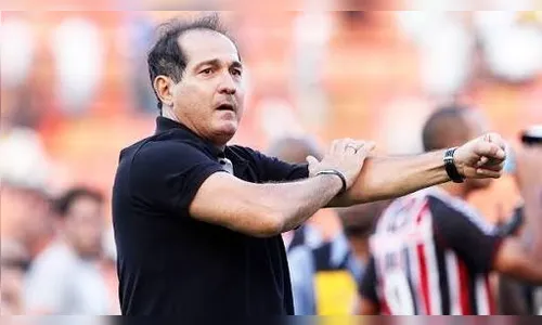 Com gritos de 'volta, Muricy', São Paulo bate Barcelona e conquista Legends Cup