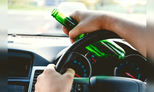 Dois são presos por embriaguez ao volante após provocar acidentes em Apucarana