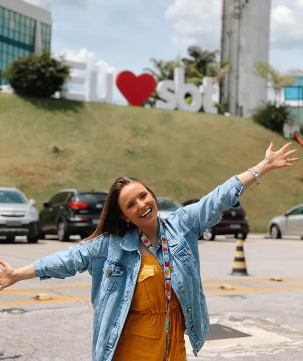 Larissa Manoela deixa o SBT após quase dez anos de casa